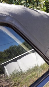 20170418_125435.jpg (281.96 Kio) Vu 1979 fois La on voie que la capote n'avance pas assez d’où l’écart sur la vitre arrière !!