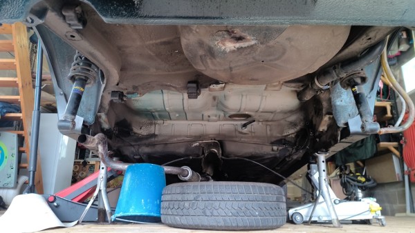 Essieu AR et Réservoir démontés.jpg