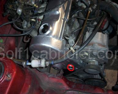 Remplacer le joint de cache-culbuteurs sur Volkswagen Golf II